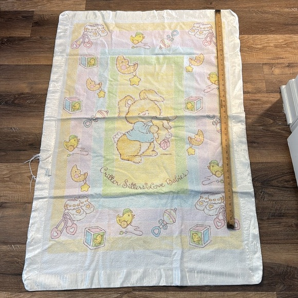 Vintage 1980s Critter Sitters Lives Babies - Baby Blanket with bunny white trim - Picture 2 of 7